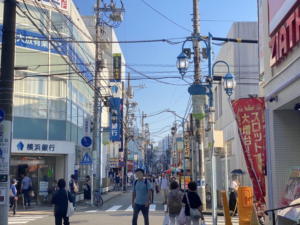 駅前の商店街